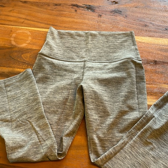 Lululemon leggings, size 6, crop. - Picture 1 of 2